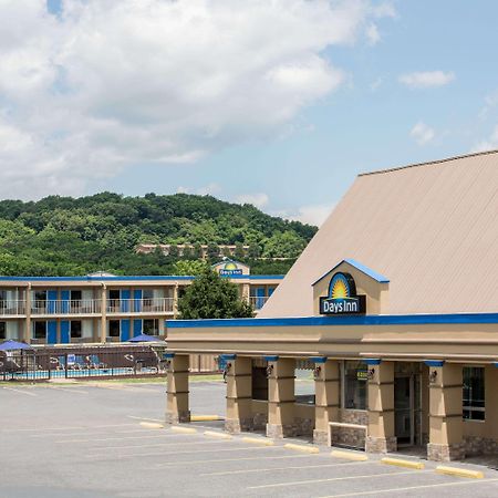Days Inn By Wyndham Staunton Buitenkant foto